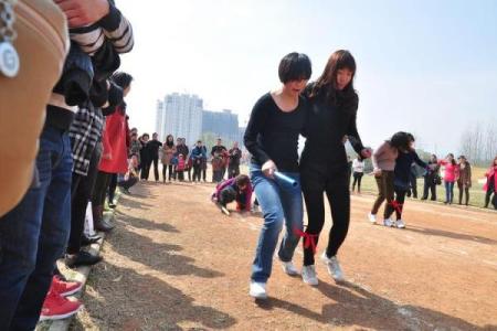 二人三足什么生肖(二人三足什么生肖数字)