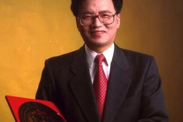 69年属鸡人2025年的运势_69年属鸡人2025年运势宋照光