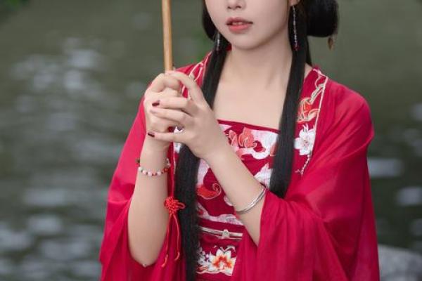 红颜素妆是什么生肖