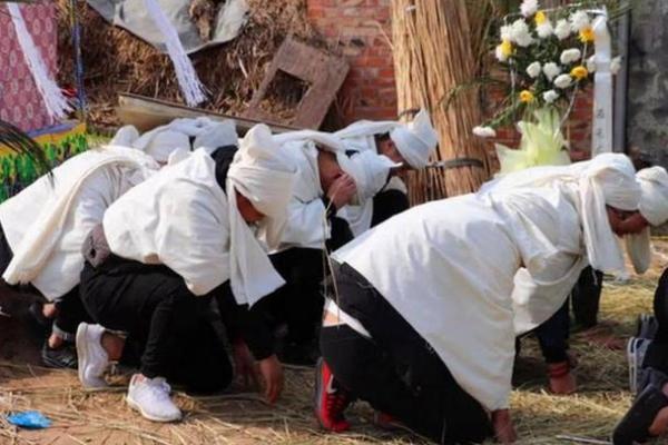 梦到埋人办丧事是什么预兆