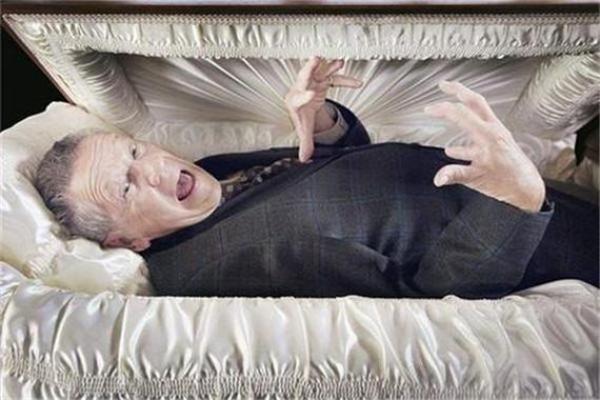 梦见已经死去的老人又死了一次