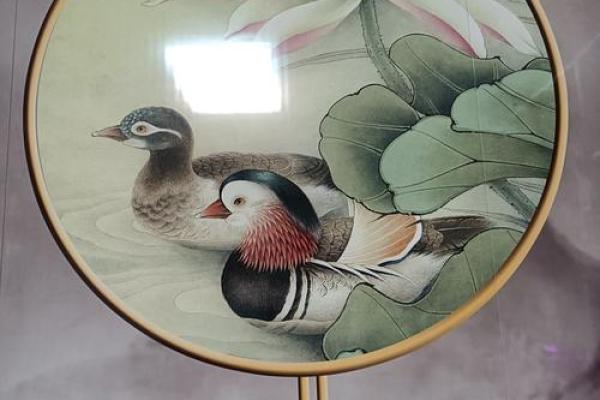 鸳鸯戏水是什么生肖(鸳鸯戏水打一成语)