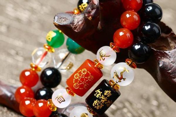 2025年属鸡人佩戴什么最旺运开运饰品推荐