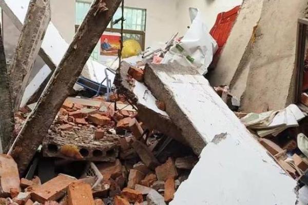 男人梦见房屋倒塌