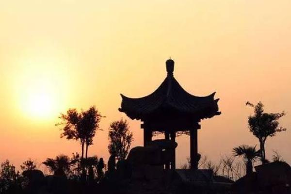 “十里长亭相随行”是代表哪个生肖，十里长亭相随行打一个生肖答案解释释义落实